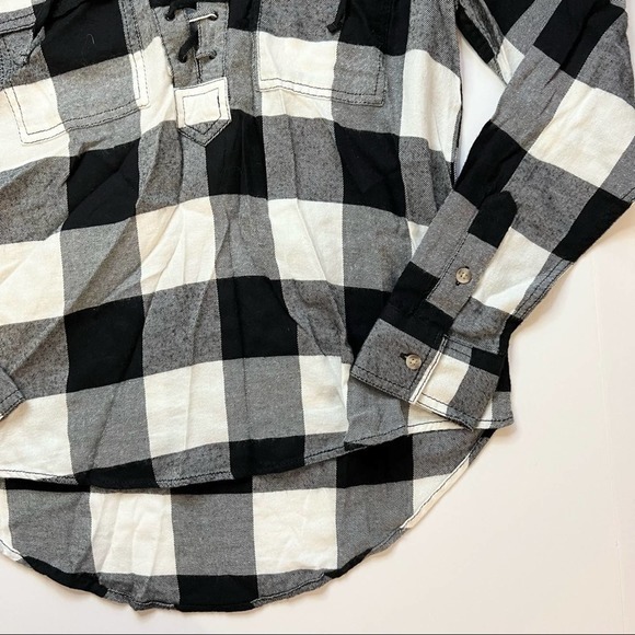 SO checkered plaid long sleeve blouse black white lace up v neck top Size small - Picture 6 of 8
